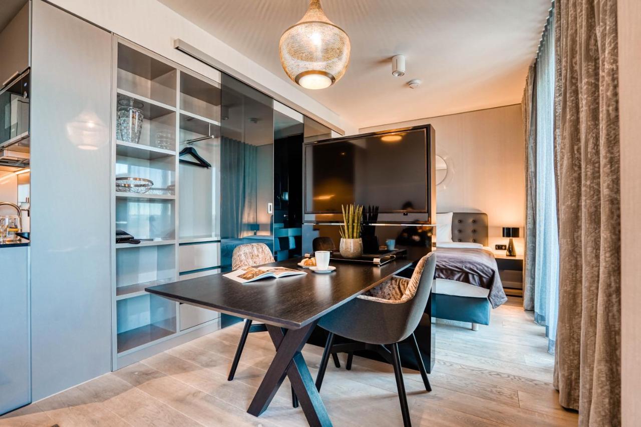 Cloud No7 Apartments Щутгарт Екстериор снимка