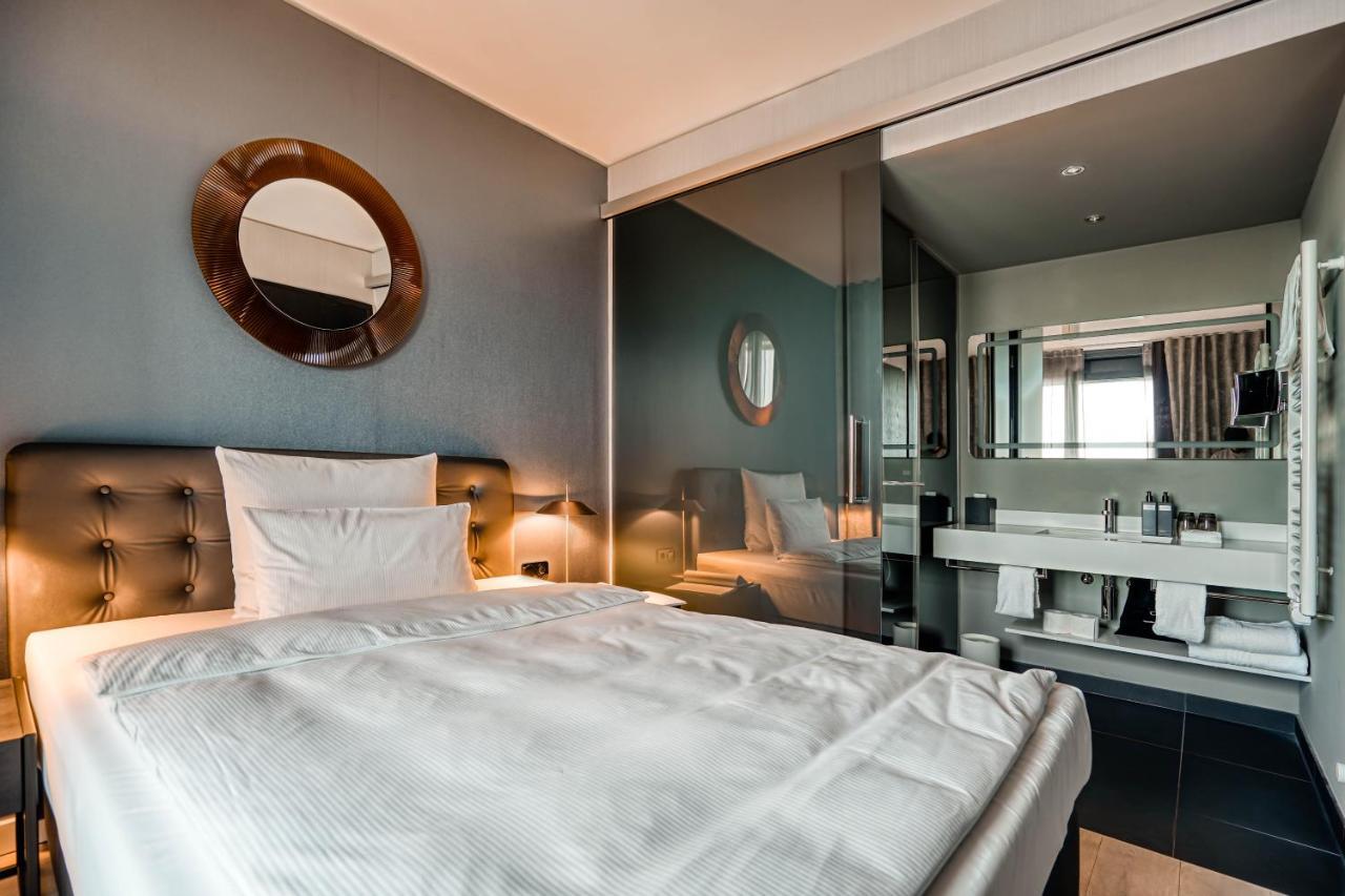 Cloud No7 Apartments Щутгарт Екстериор снимка